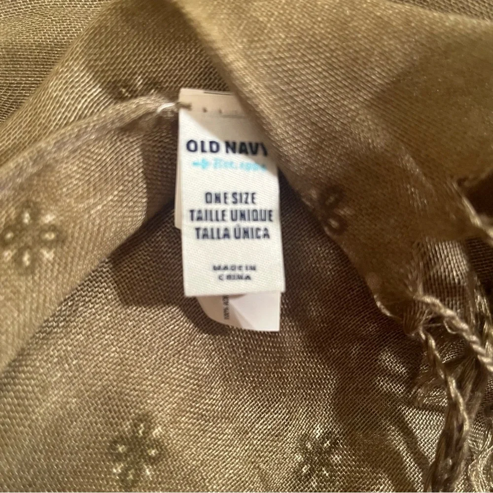*FREE‎ with bundle! Set Cream Textured Scarf w taupe stripes & olive color.